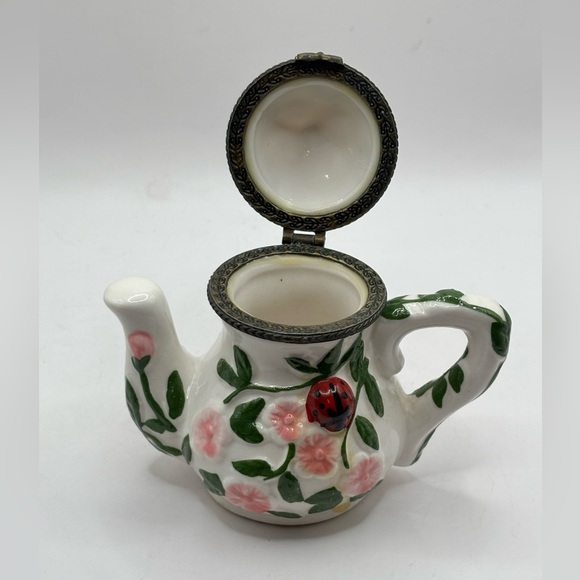 Retro Trinket Box Teapot Ladybug Floral Motif Keepsake 3.5"H x3W Floral Teapot - Picture 10 of 13